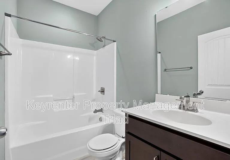 504 Eagles Way — Photo 5