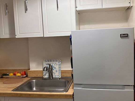 4th image of 353 W 56th St APT 3H