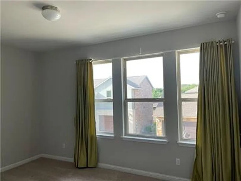 4004 Isabella Grace Ct — Photo 5