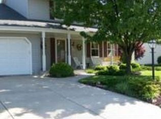 N74W15442 Stonewood Dr, Menomonee Falls, WI 53051