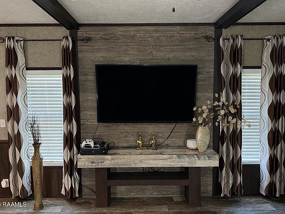 5th image of 155 Cerrisa Ln