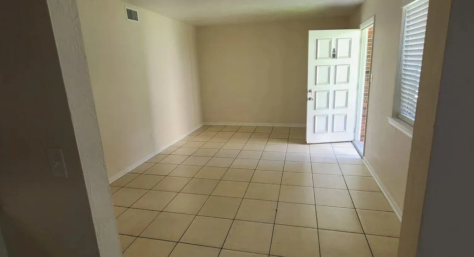2 bed, 900 sqft, $1,100 — Photo 2