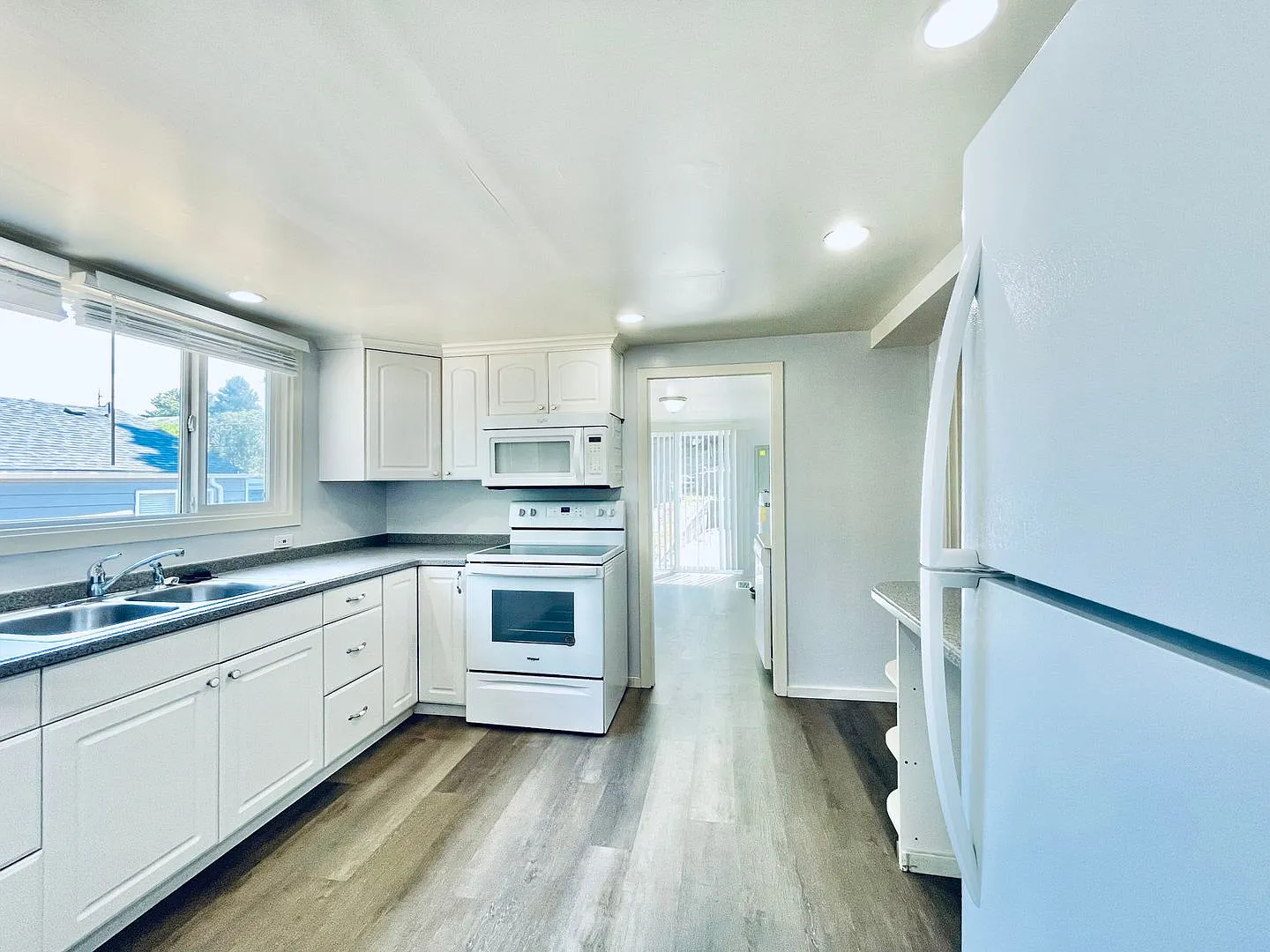 Renovated 4 bedroom 2 bath Home with Plenty of Space! — Photo 4