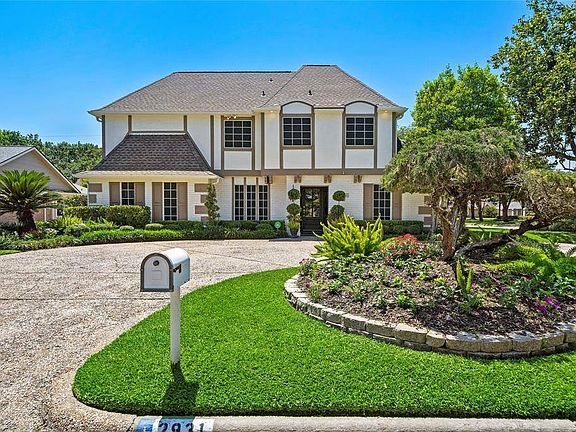 5th image of 2931 Fontana Dr