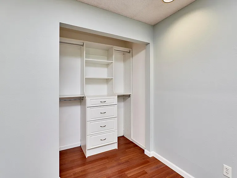 6001 La Chateau Ct — Photo 16