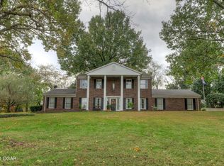 1303 Marion Dr, Neosho, MO 64850