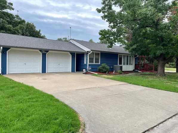 858 Sunrise Dr, Salina, KS 67401