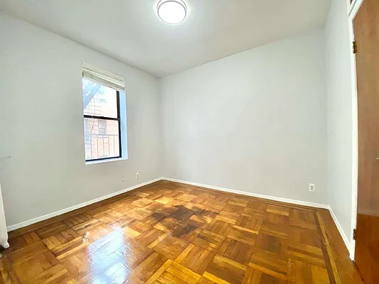 Rented by Astoria Realty | media 19