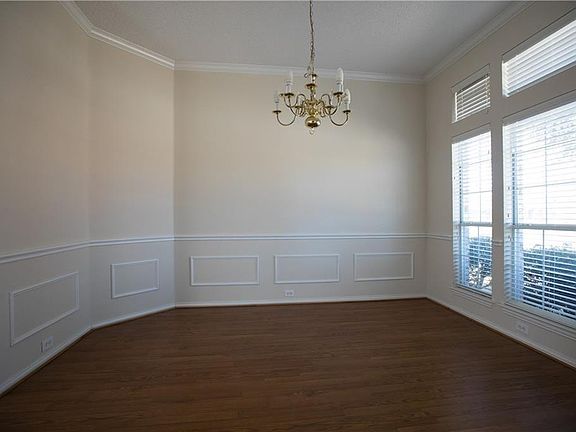 3rd image of 2216 Opal Ln