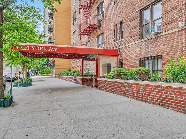 1420 York Ave #3G — Photo 15
