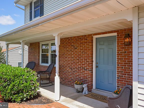 5th image of 1293 Hereford Dr
