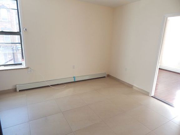 2nd image of 308 Irving Ave APT 3R