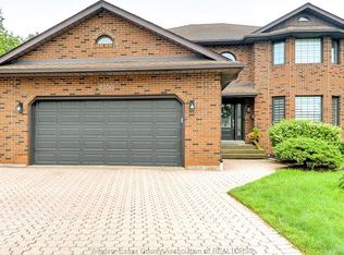 2300 Santo Dr, Windsor, ON N9G2J8