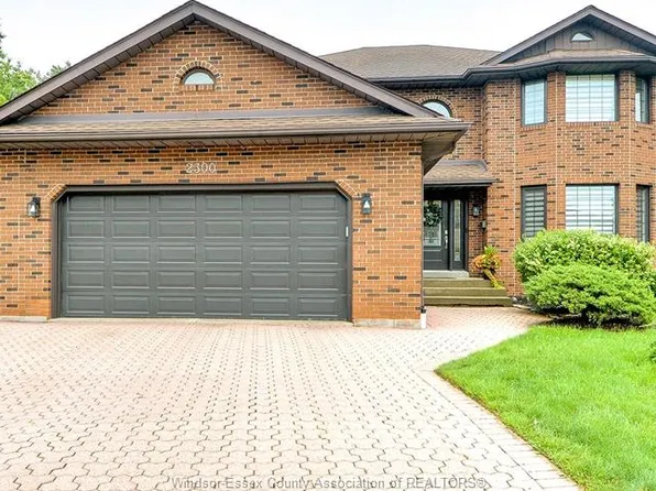2300 Santo Dr, Windsor, ON N9G 2J8