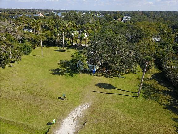 5th image of 9922 River Dr