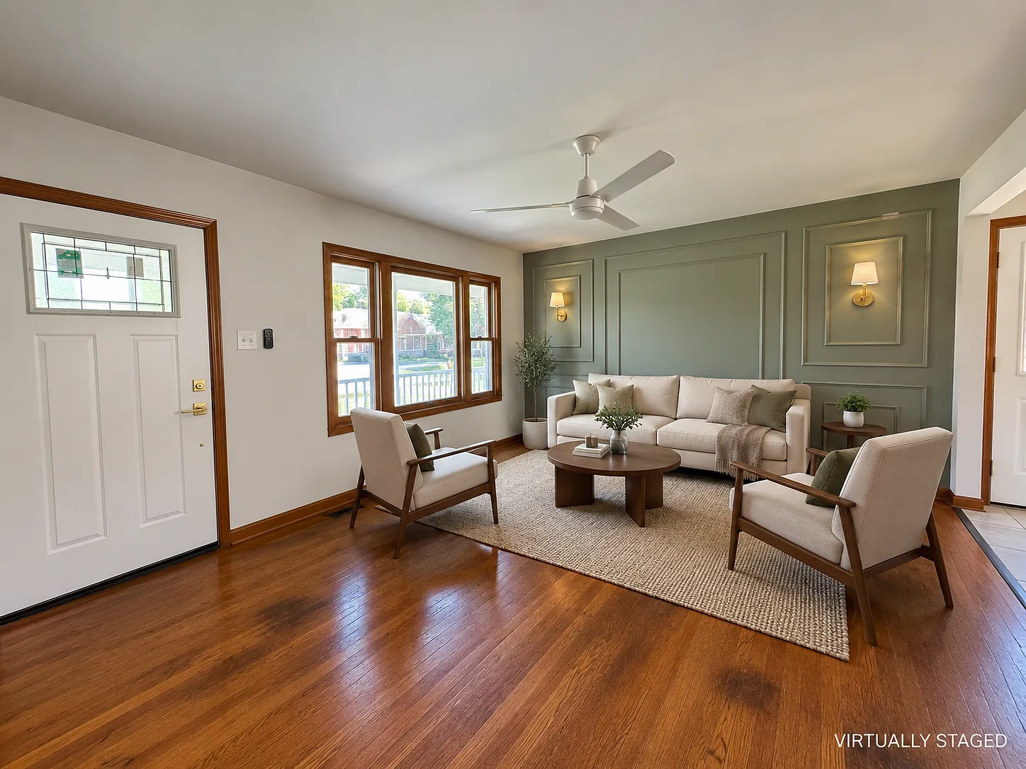 3 bed, 975 sqft, $1,875 — Photo 2