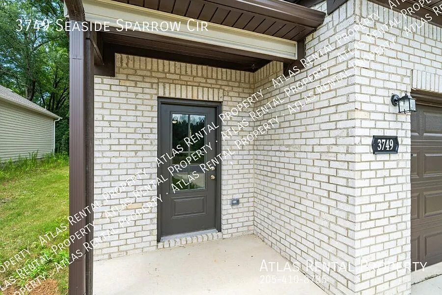 Move-In Special! Half off your first month's rent when you move in. Act fast! — Photo 3