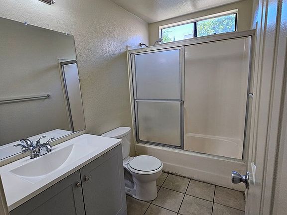 3rd image of 505 E Cedar Ave #C