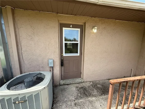 412 Tompkins St, Inverness, FL