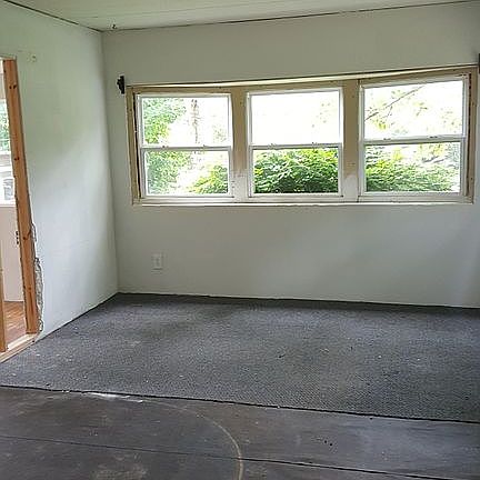 5th image of 3080 W Tonawanda Trl