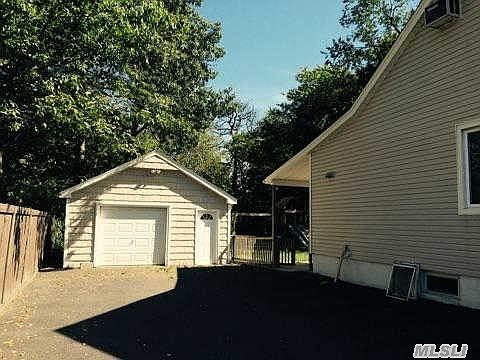 3rd image of 1693 N Gardiner Dr