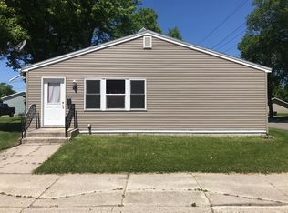 25 E 8th St, Morris, MN 56267