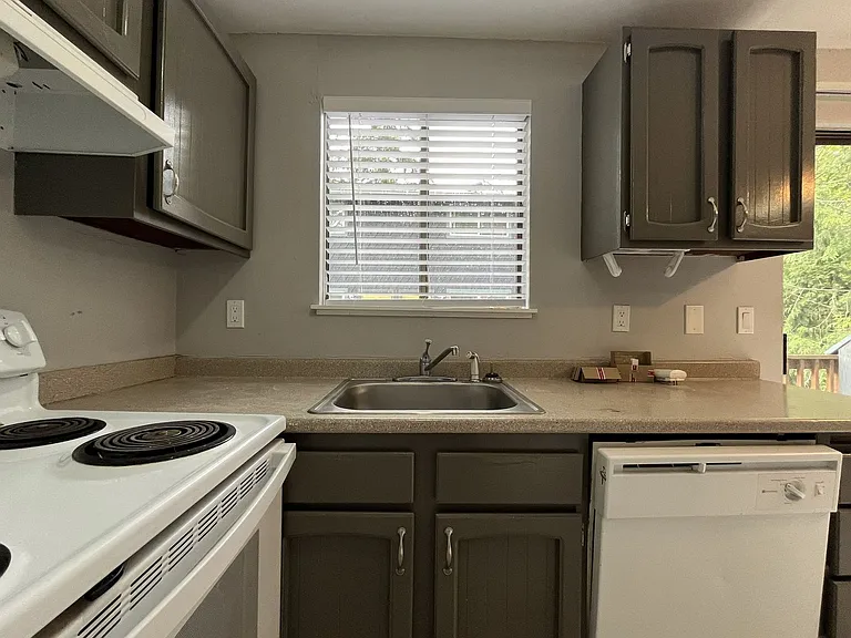 4911 SW Beaverton Hillsdale Hwy #B — Photo 7