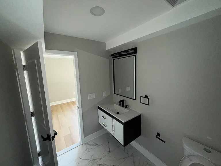 1201 Lindley Ave #1 — Photo 7