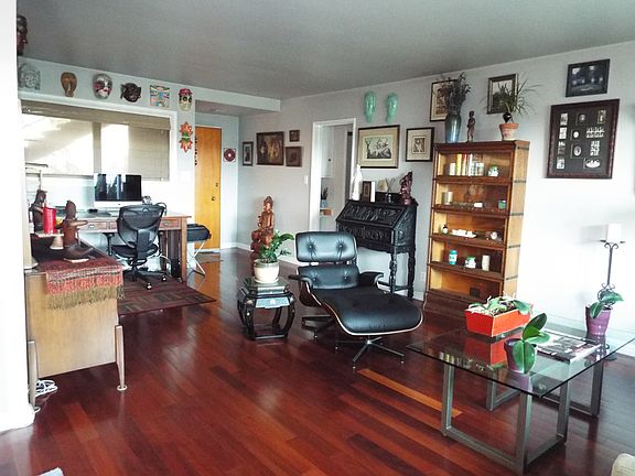 5th image of 3819 E Livingston Dr Unit 2
