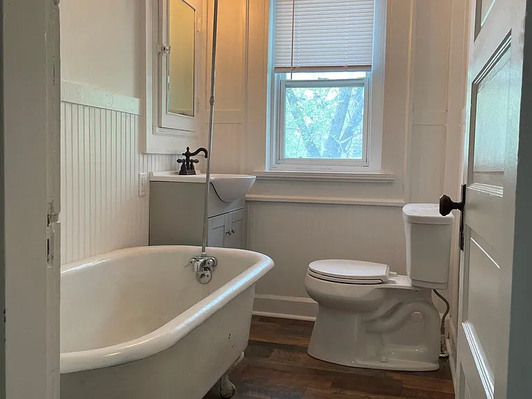 3850 N College Ave — Photo 8