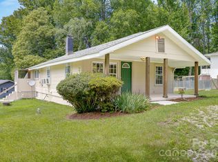 438 Loop Rd, Hendersonville, NC 28792