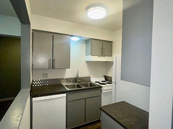 4th image of 1955 33rd Ave #12