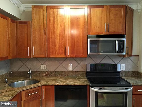3rd image of 16 Ashby St Unit 2-16D
