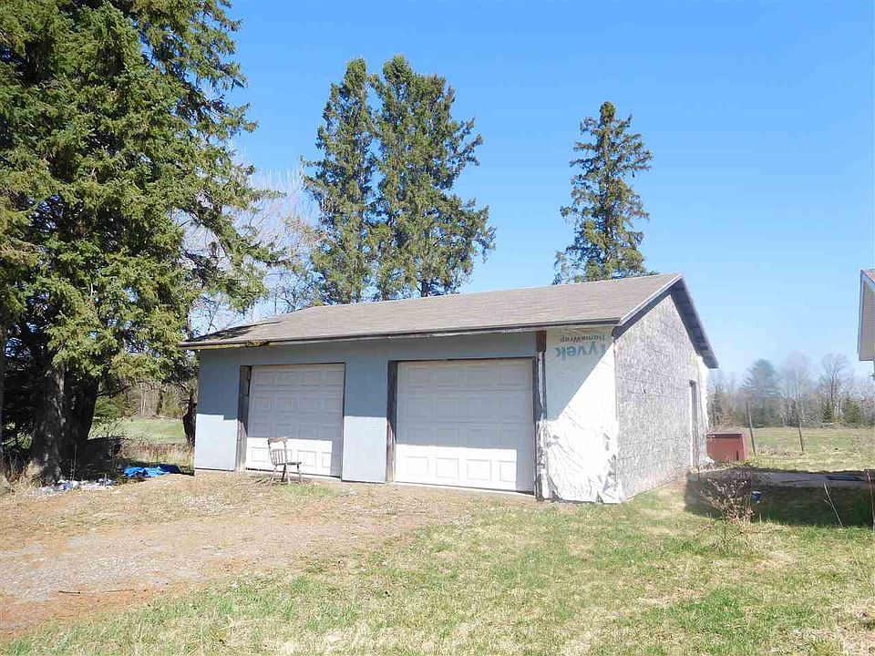 2nd image of 6484 Lunds Rd