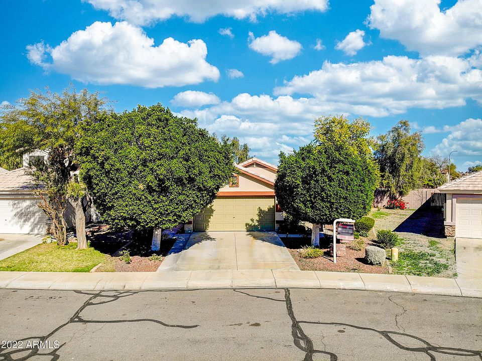1st image of 10606 W Poinsettia Dr