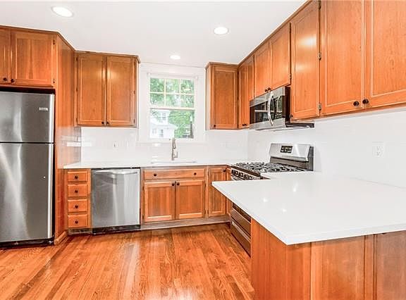 4th image of 6420 Morningside Dr