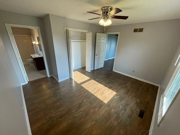 111 Pleasureville Rd — Photo 11