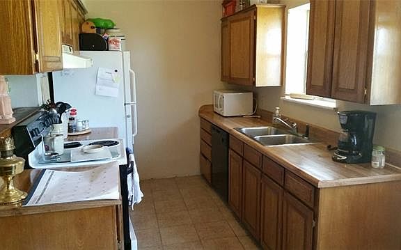 4th image of 461 Ashley Ln