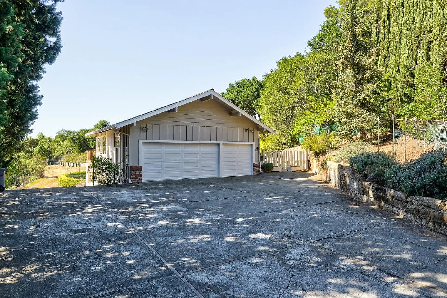 10737 Magdalena Rd photo 1