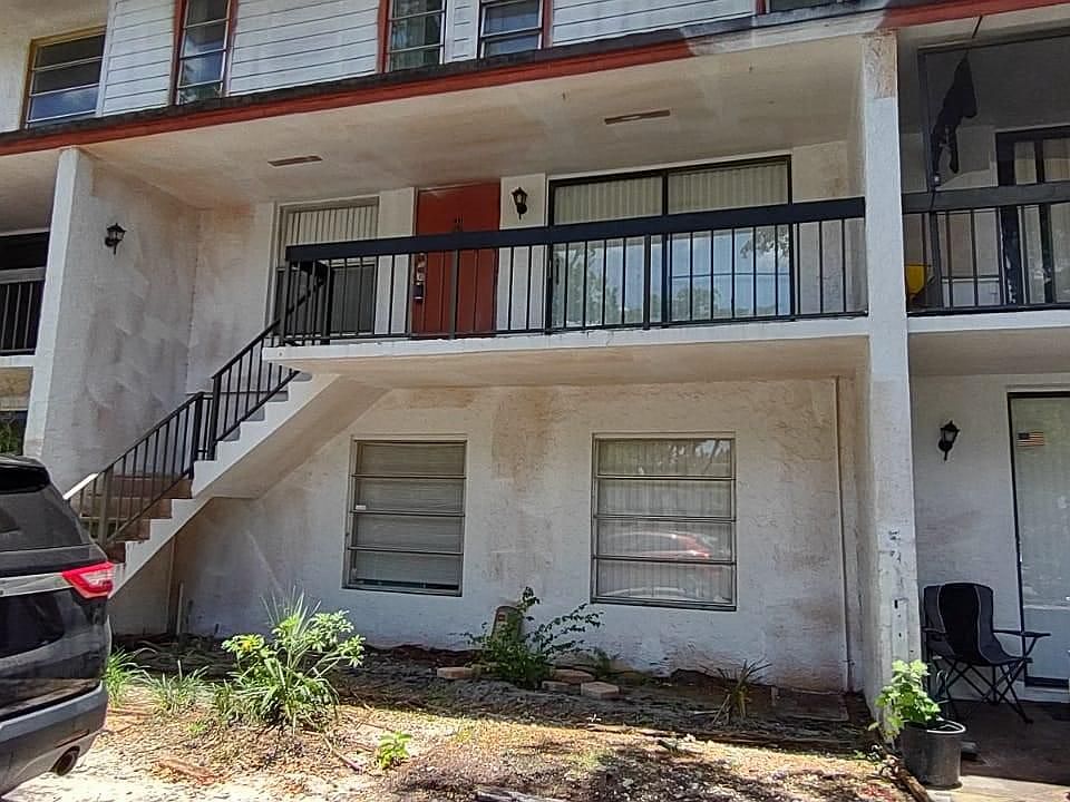 1st image of 4007 N University Dr #212