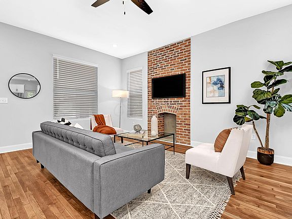 3rd image of 434 Oakwood Ave #436