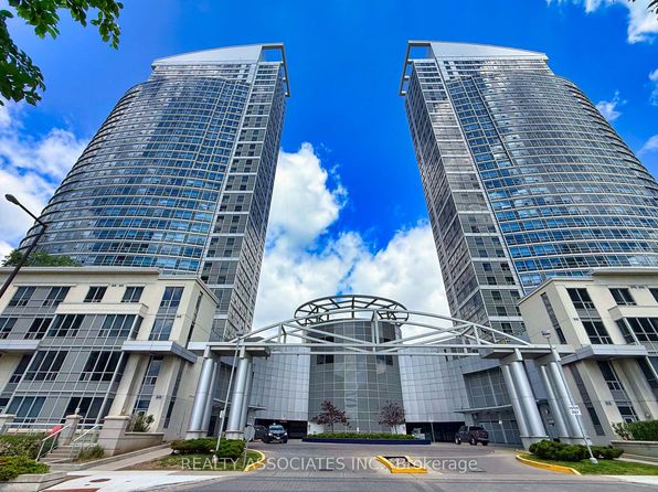 36 Lee Centre Dr #2501, Toronto, ON M1H 3K2