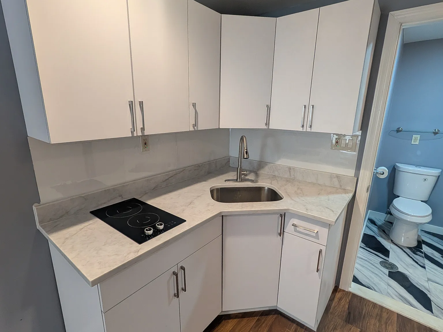 Studio, 448 sqft, $1,300 — Photo 4