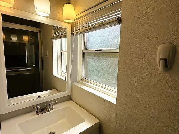 5th image of 2200 Browning St #B