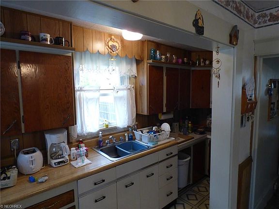 2nd image of 21 Amherst Ave