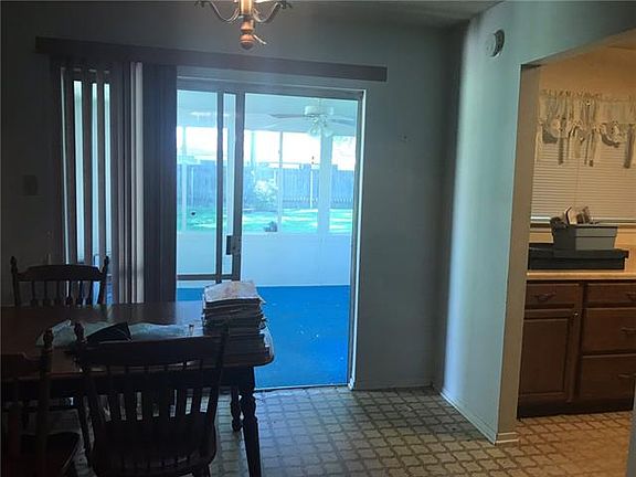 5th image of 416 Corrine Ct