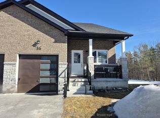 36 Lahey Cres, Penetanguishene, ON L9M0W1