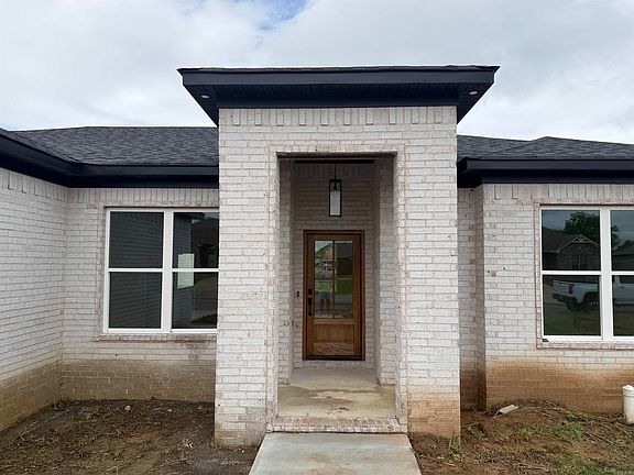 2nd image of 82 Dove Ln