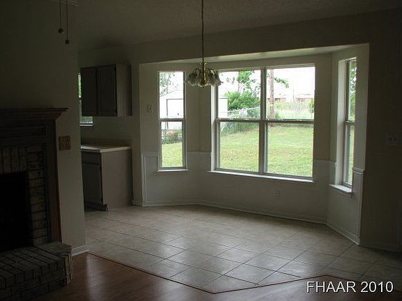 5th image of 3303 Christie Dr