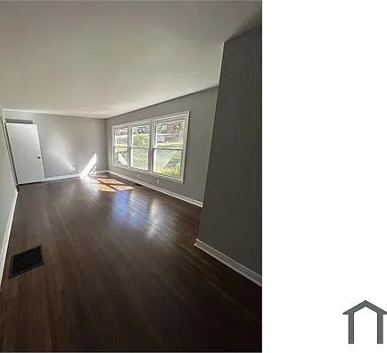 916 Oakview Cir — Photo 8